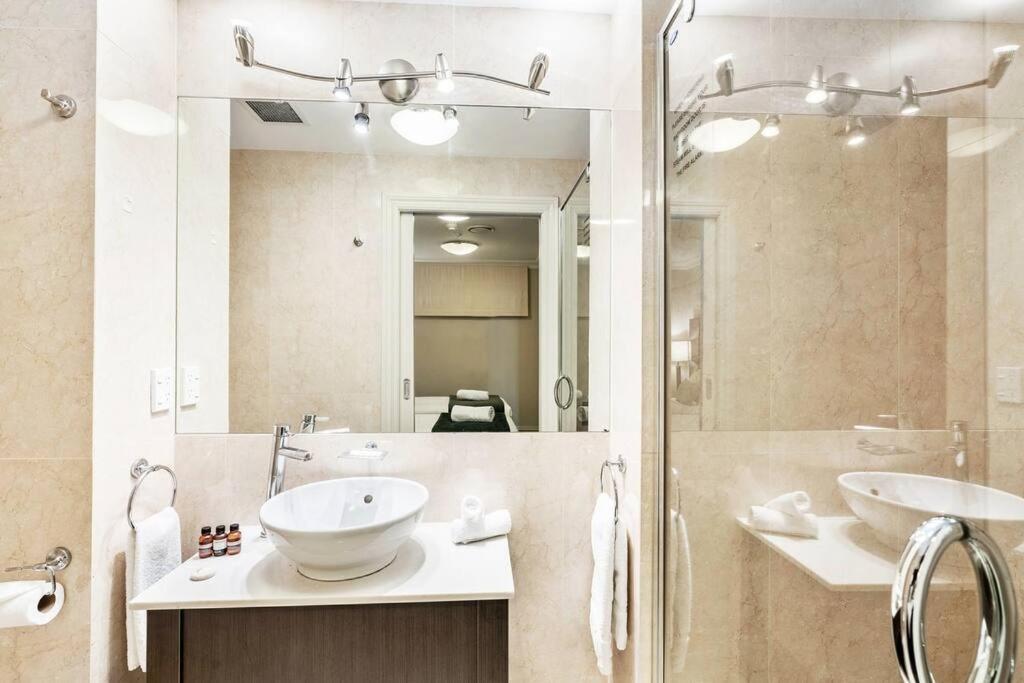 The Beacon - 2 Bedroom Luxe Apartment Queenstown Dış mekan fotoğraf